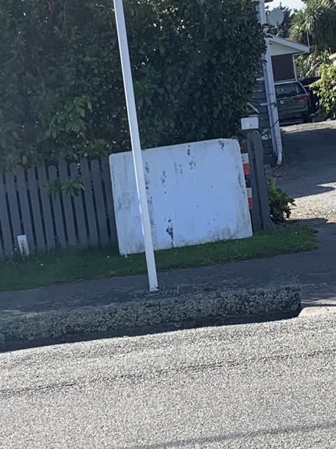Rubbish/Recycling, a report photo
