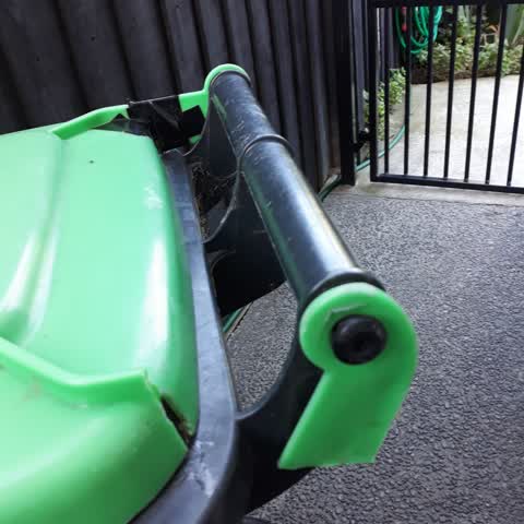 Rubbish/Recycling, a report photo