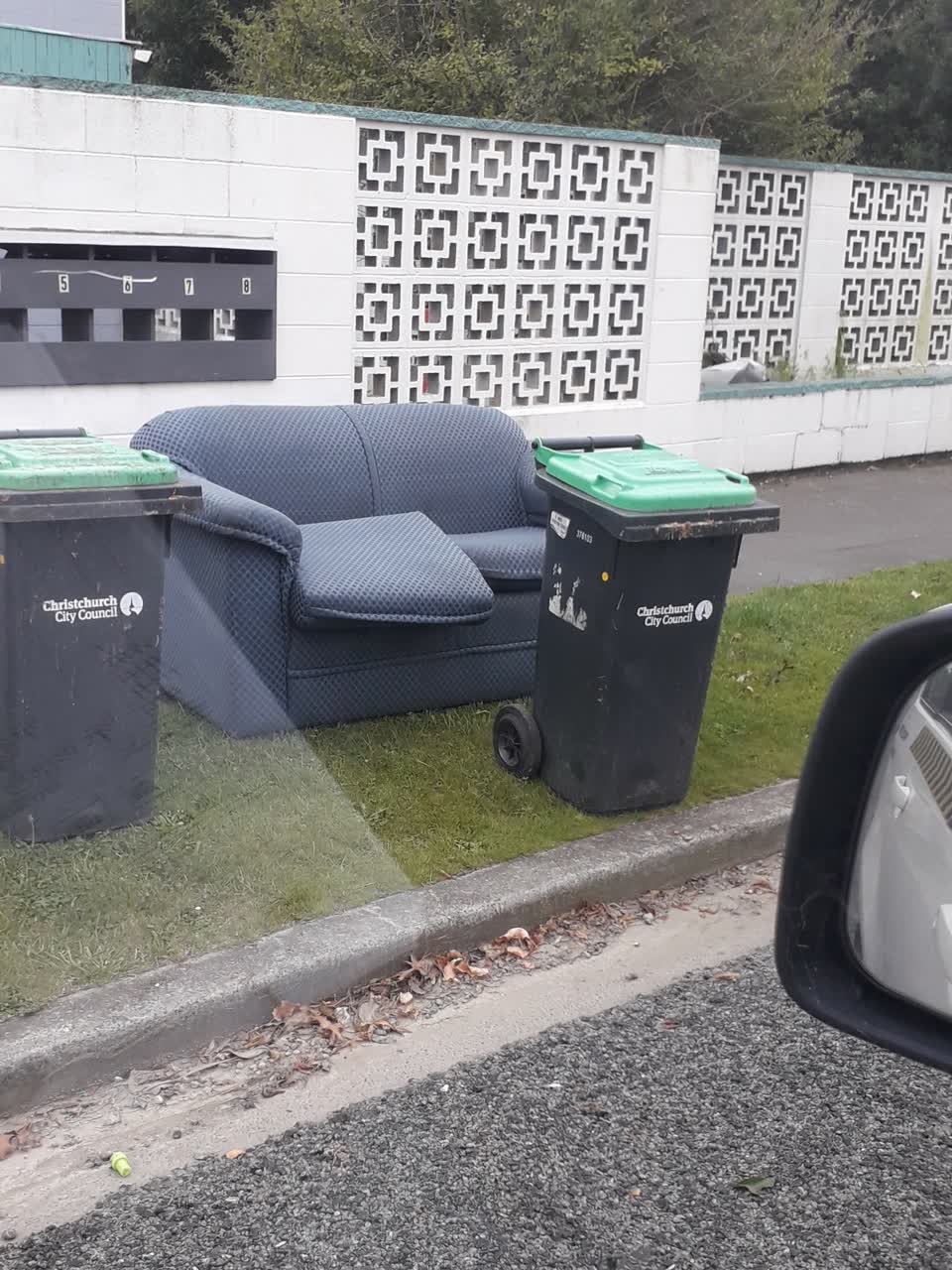 The photograph attached to this rubbish/recycling report