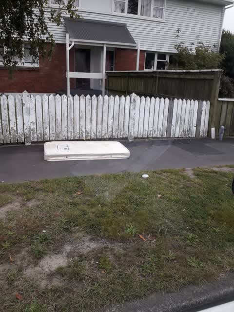 Rubbish/Recycling, a report photo