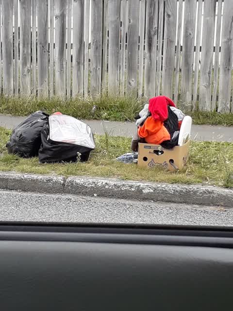 Rubbish/Recycling, a report photo