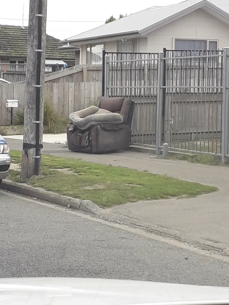 The photograph attached to this rubbish/recycling report