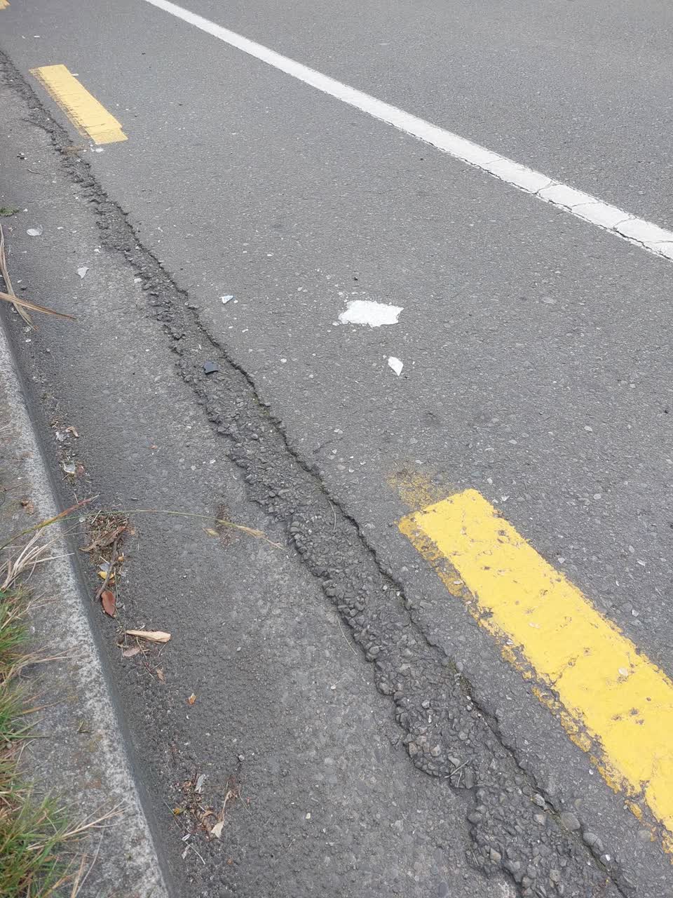 The photograph attached to this roading/streets report