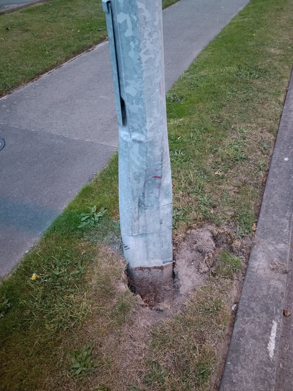 The photograph attached to this street light outage report