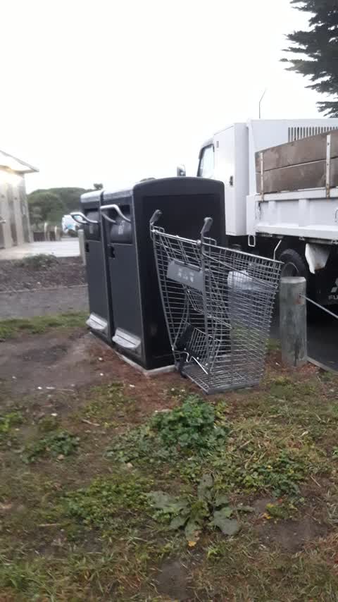 Rubbish/Recycling, a report photo