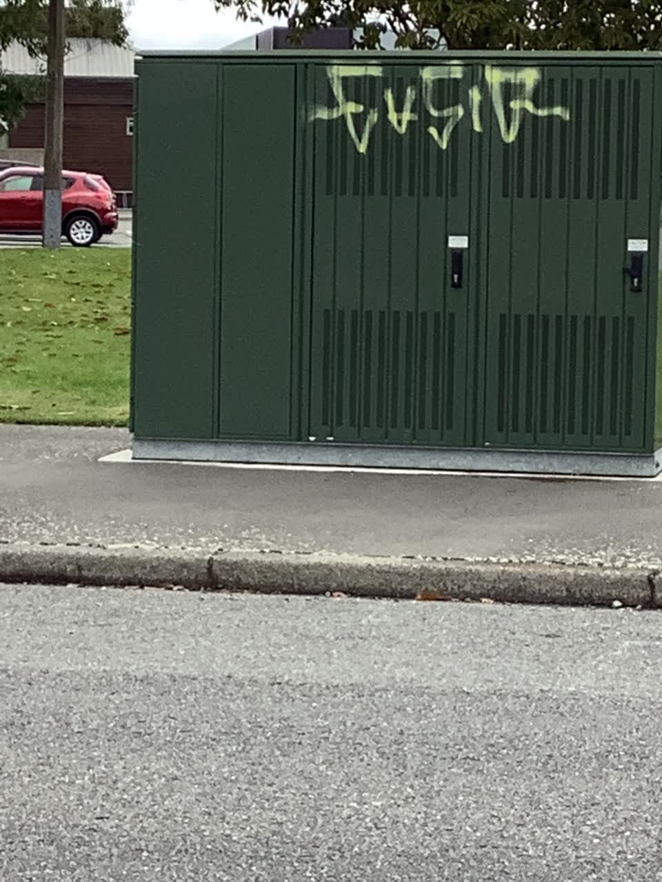 The photograph attached to this graffiti report