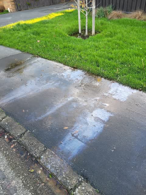 Water Leak, a report photo