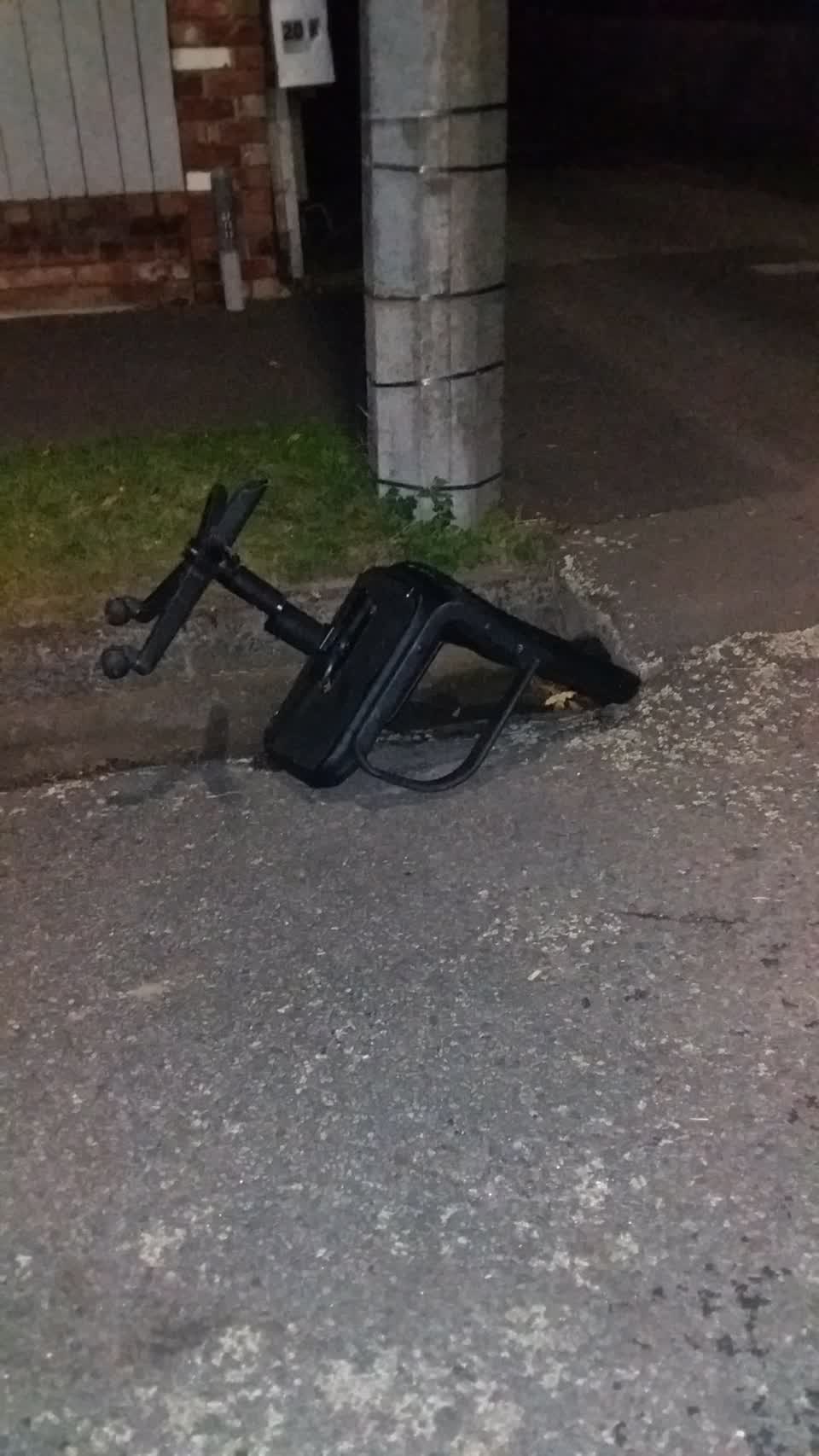 The photograph attached to this rubbish/recycling report