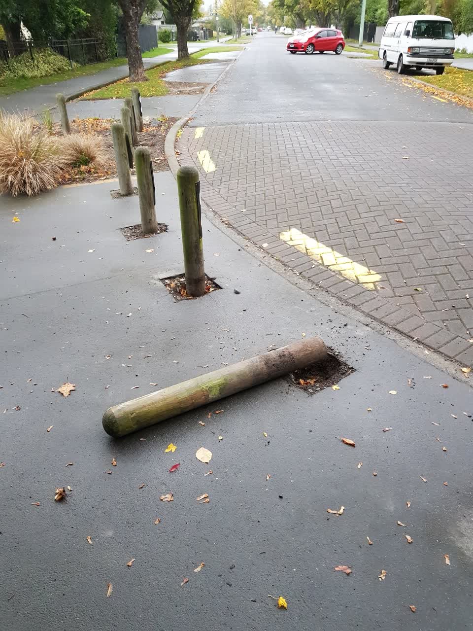 The photograph attached to this roading/streets report