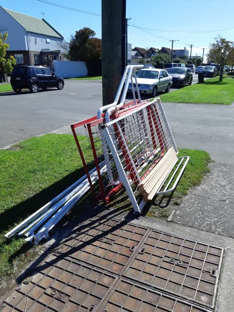 Rubbish/Recycling, a report photo