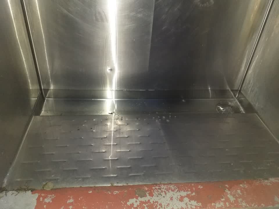 The photograph attached to this sewer - leak / blockage report