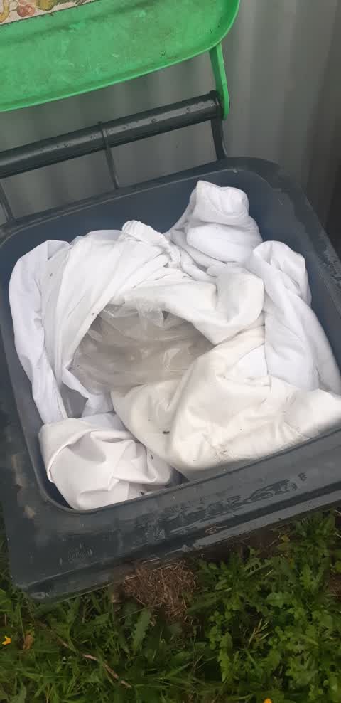 Rubbish/Recycling, a report photo