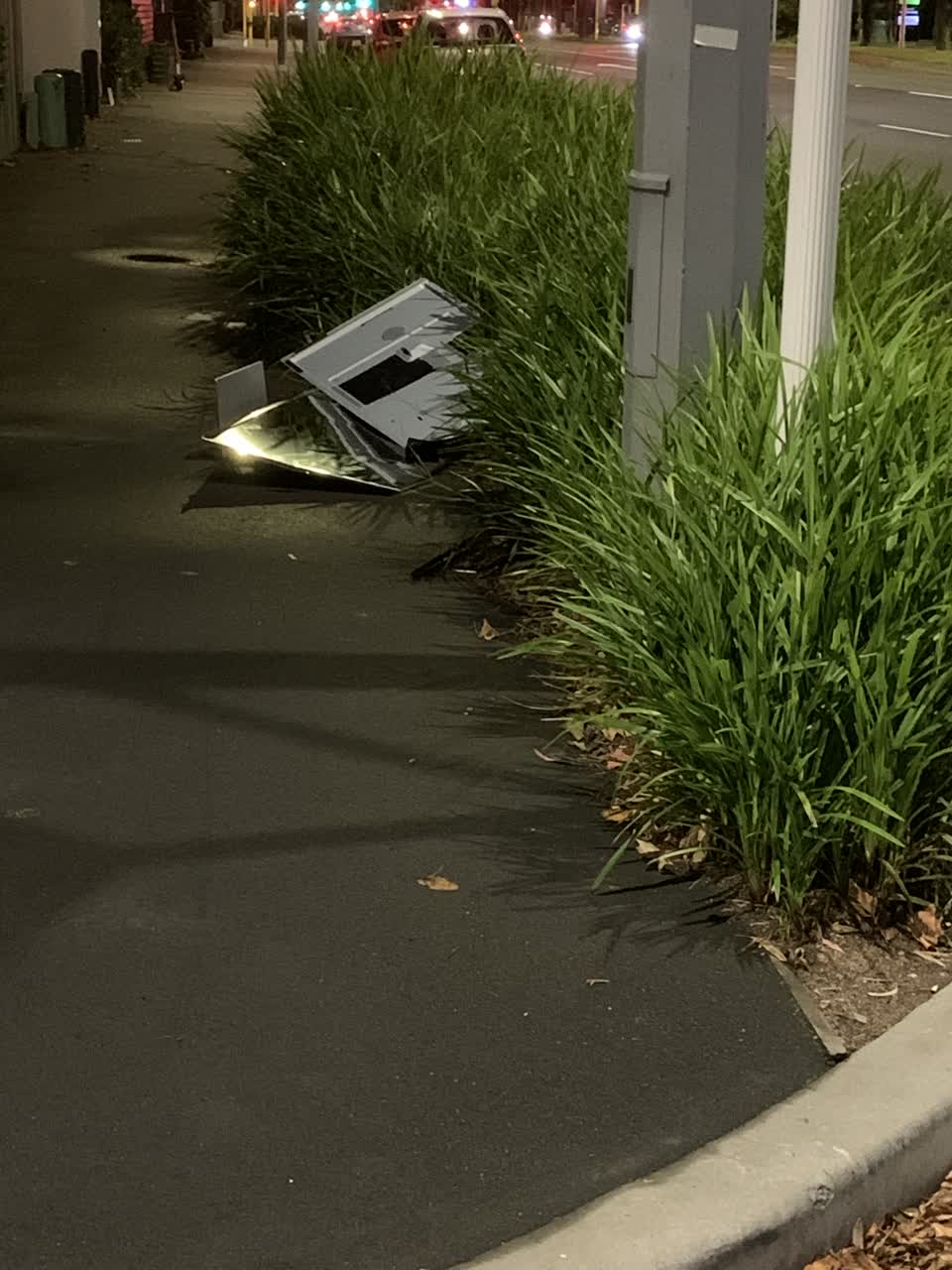 The photograph attached to this rubbish/recycling report