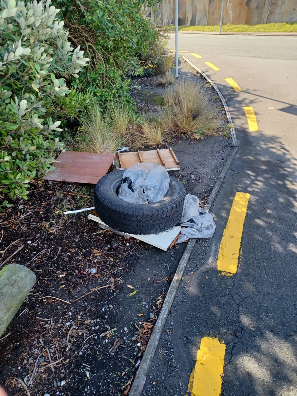The photograph attached to this rubbish/recycling report