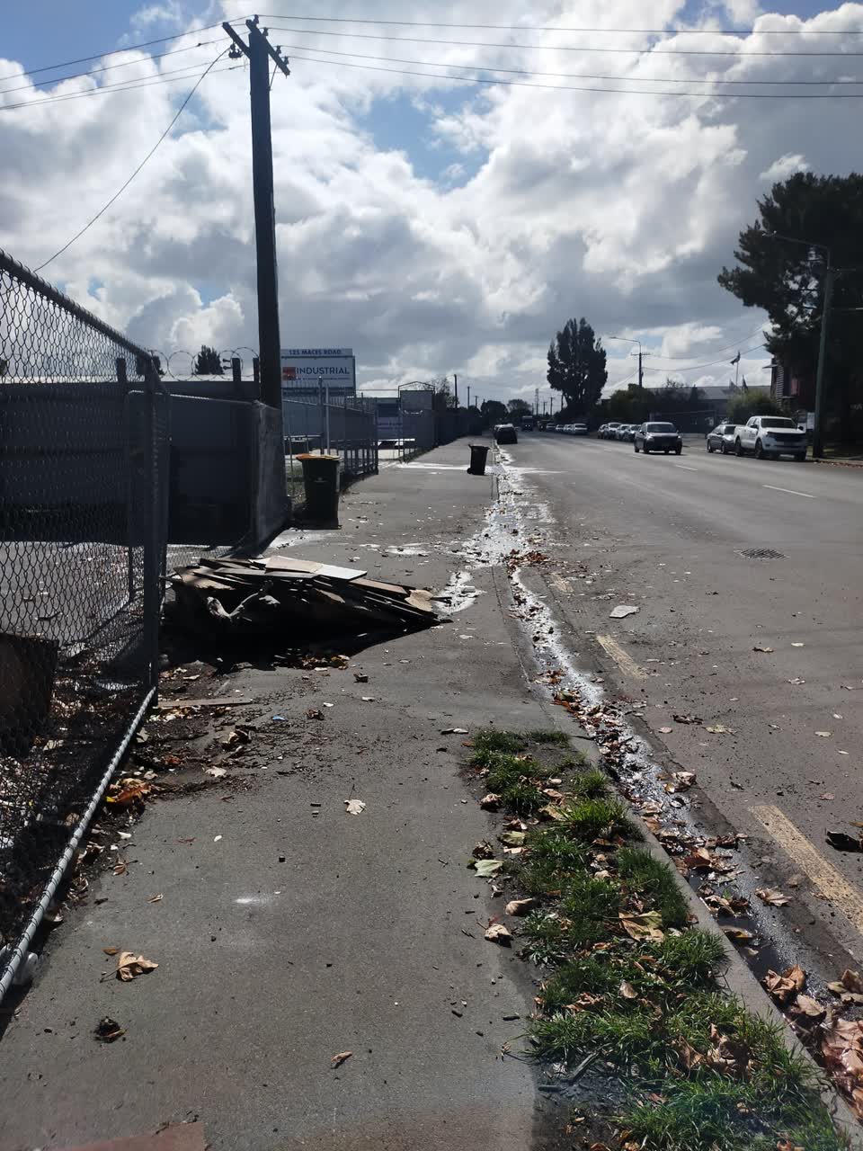 The photograph attached to this roading/streets report