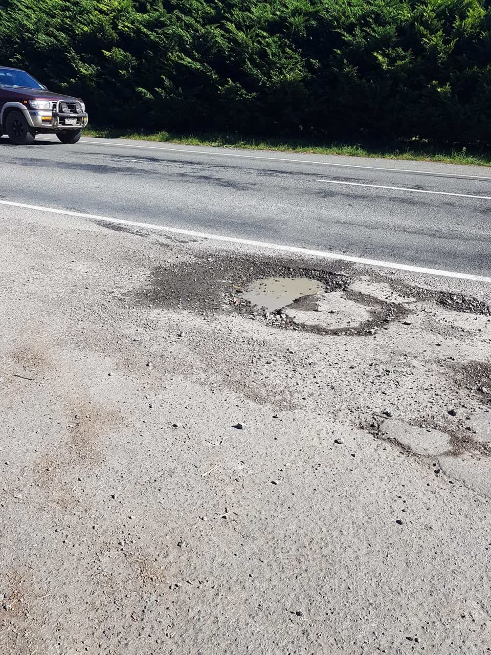 The photograph attached to this roading/streets report
