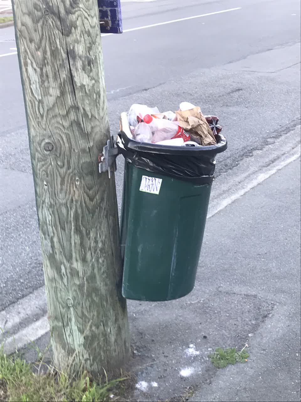 The photograph attached to this rubbish/recycling report
