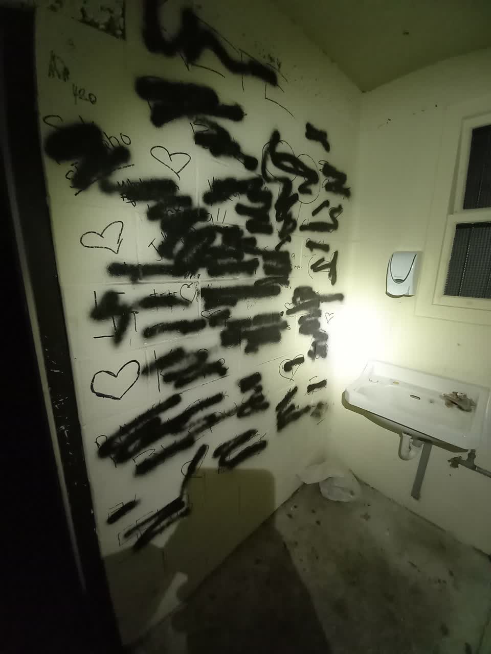 The photograph attached to this graffiti report