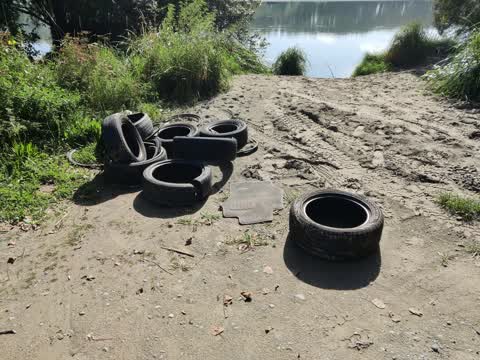 Rubbish/Recycling, a report photo