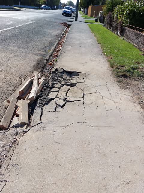 Roading/Streets, a report photo