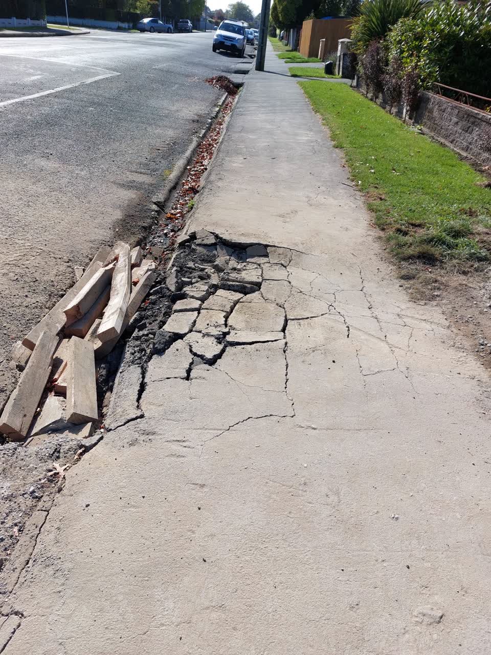 The photograph attached to this roading/streets report