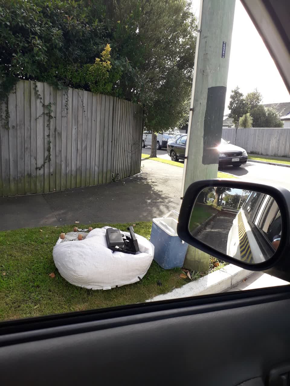 The photograph attached to this rubbish/recycling report