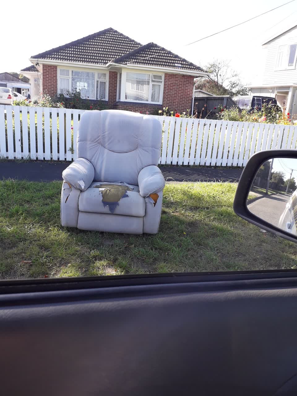 The photograph attached to this rubbish/recycling report