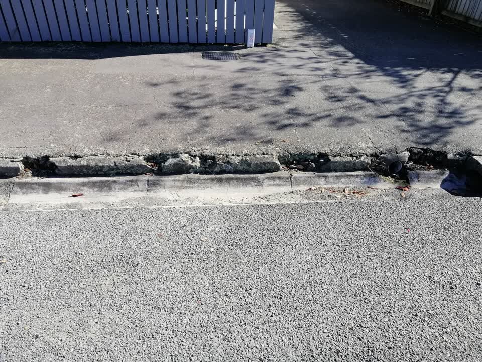 The photograph attached to this roading/streets report