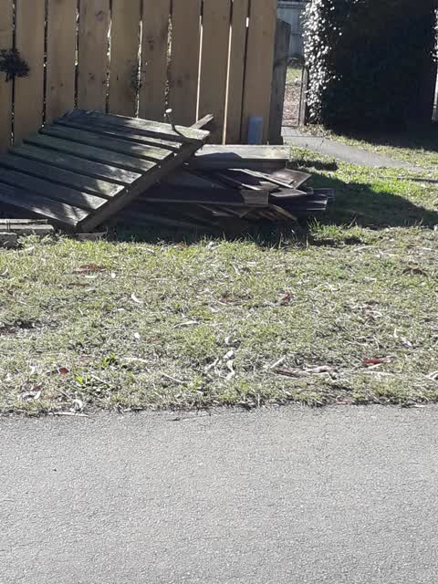 Rubbish/Recycling, a report photo