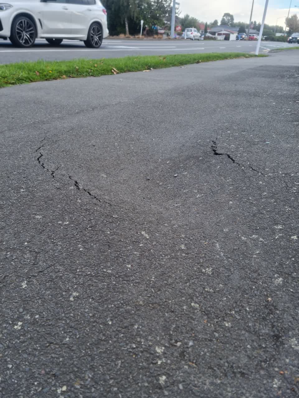 The photograph attached to this roading/streets report