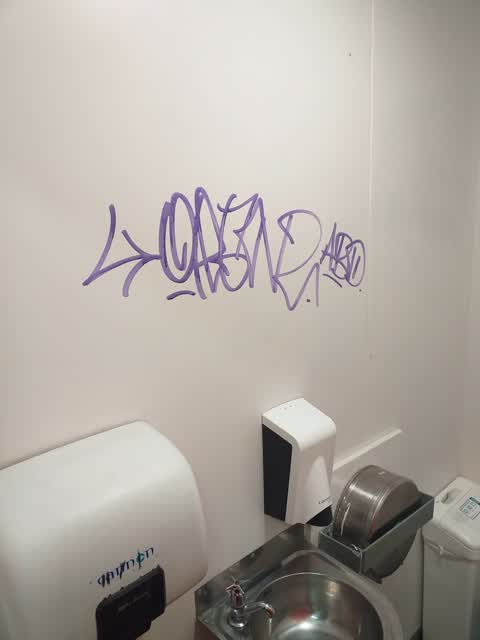 Graffiti, a report photo