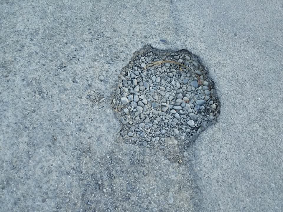 The photograph attached to this roading/streets report