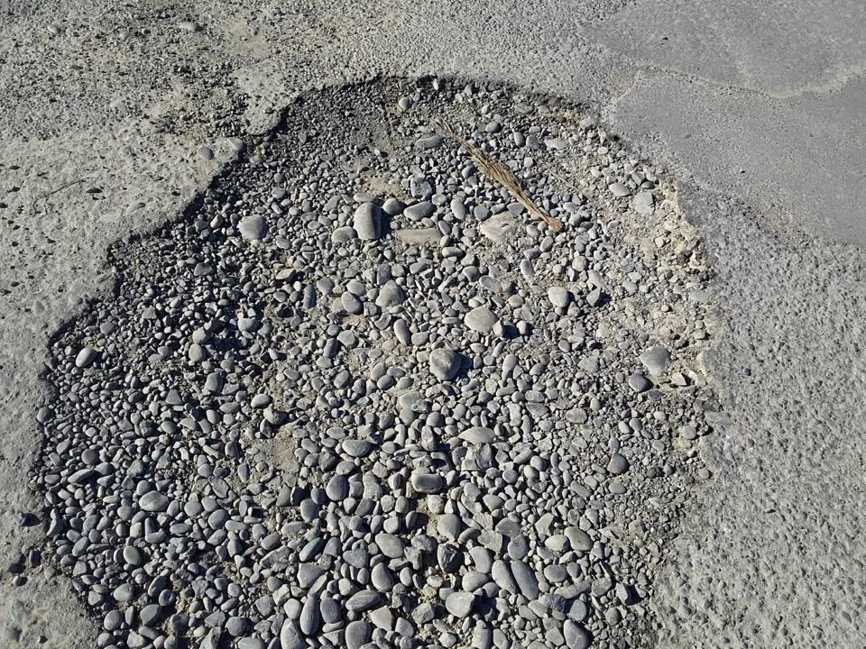 The photograph attached to this roading/streets report