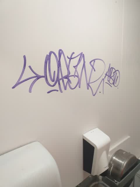 Graffiti, a report photo