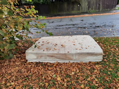 Rubbish/Recycling, a report photo