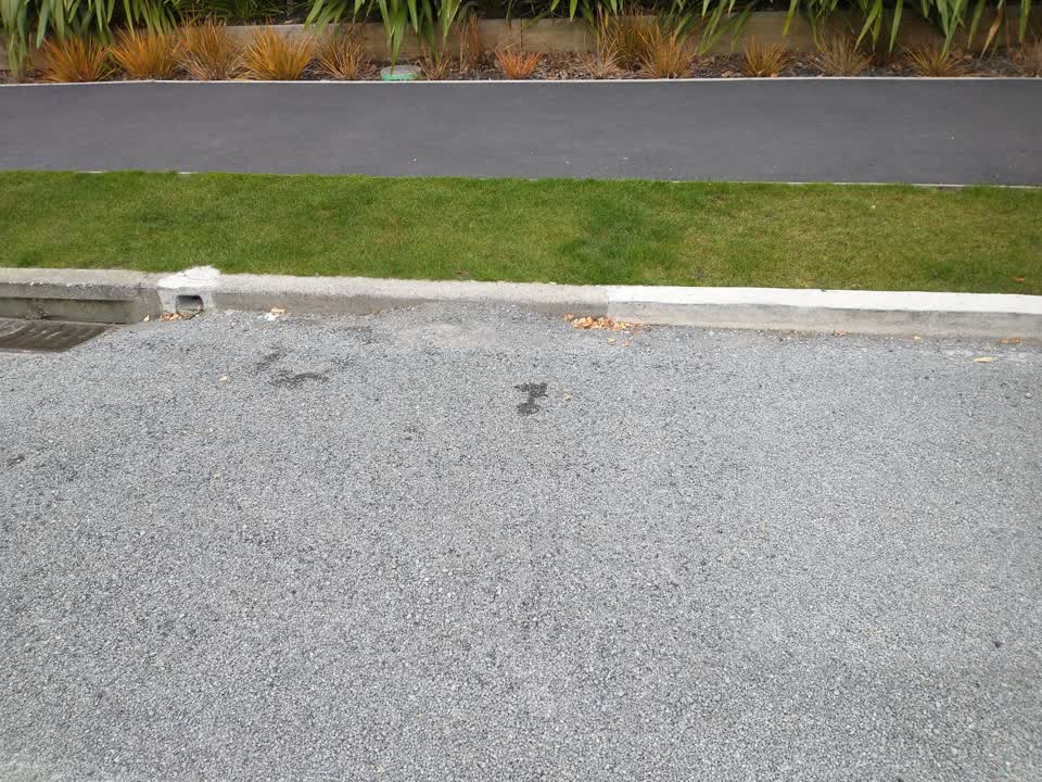 The photograph attached to this roading/streets report