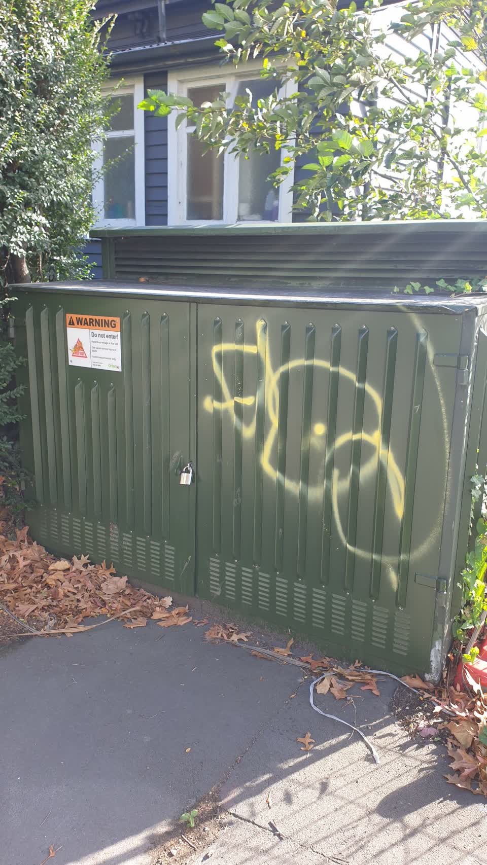 The photograph attached to this graffiti report