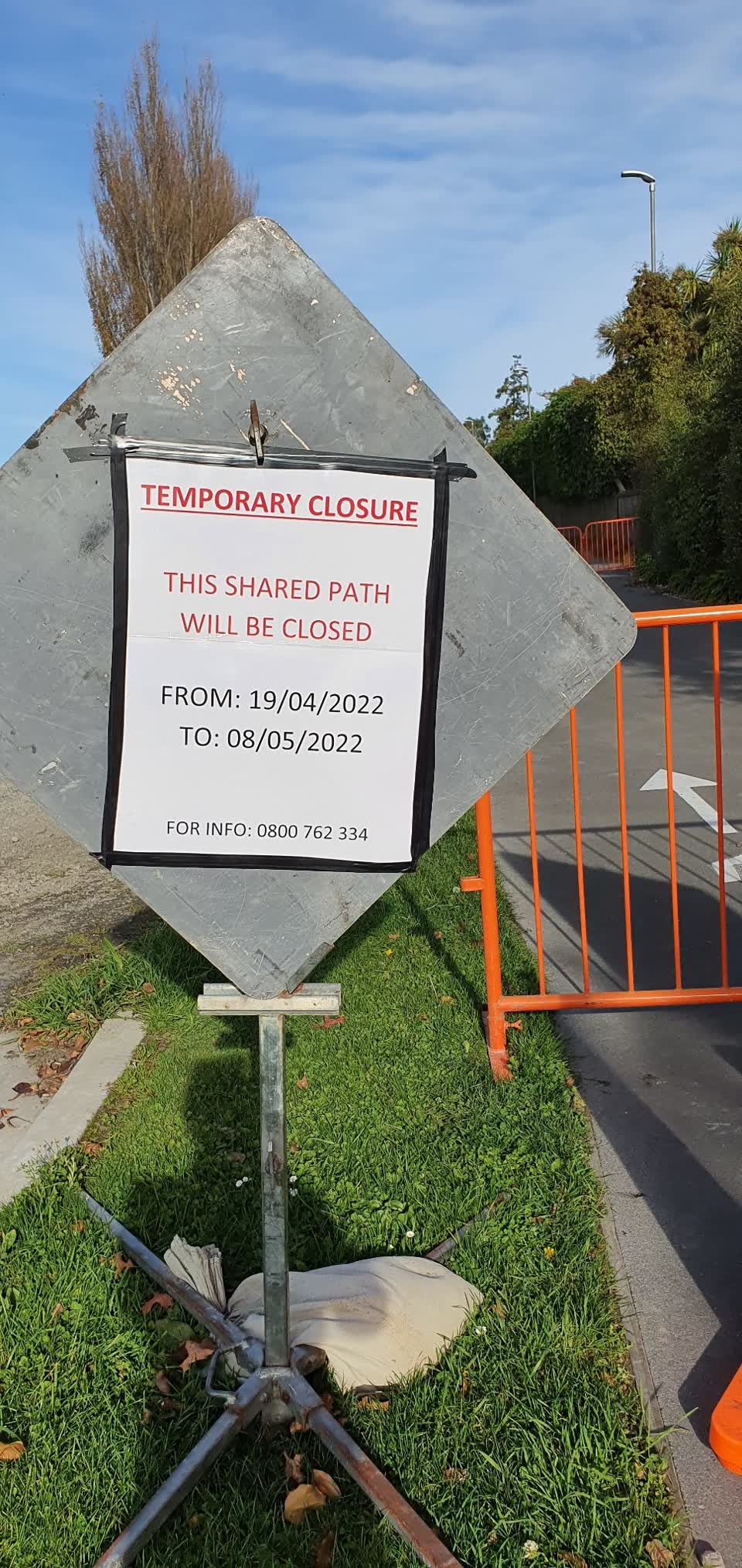 The photograph attached to this roading/streets report