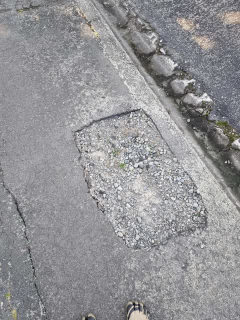 Roading/Streets, a report photo