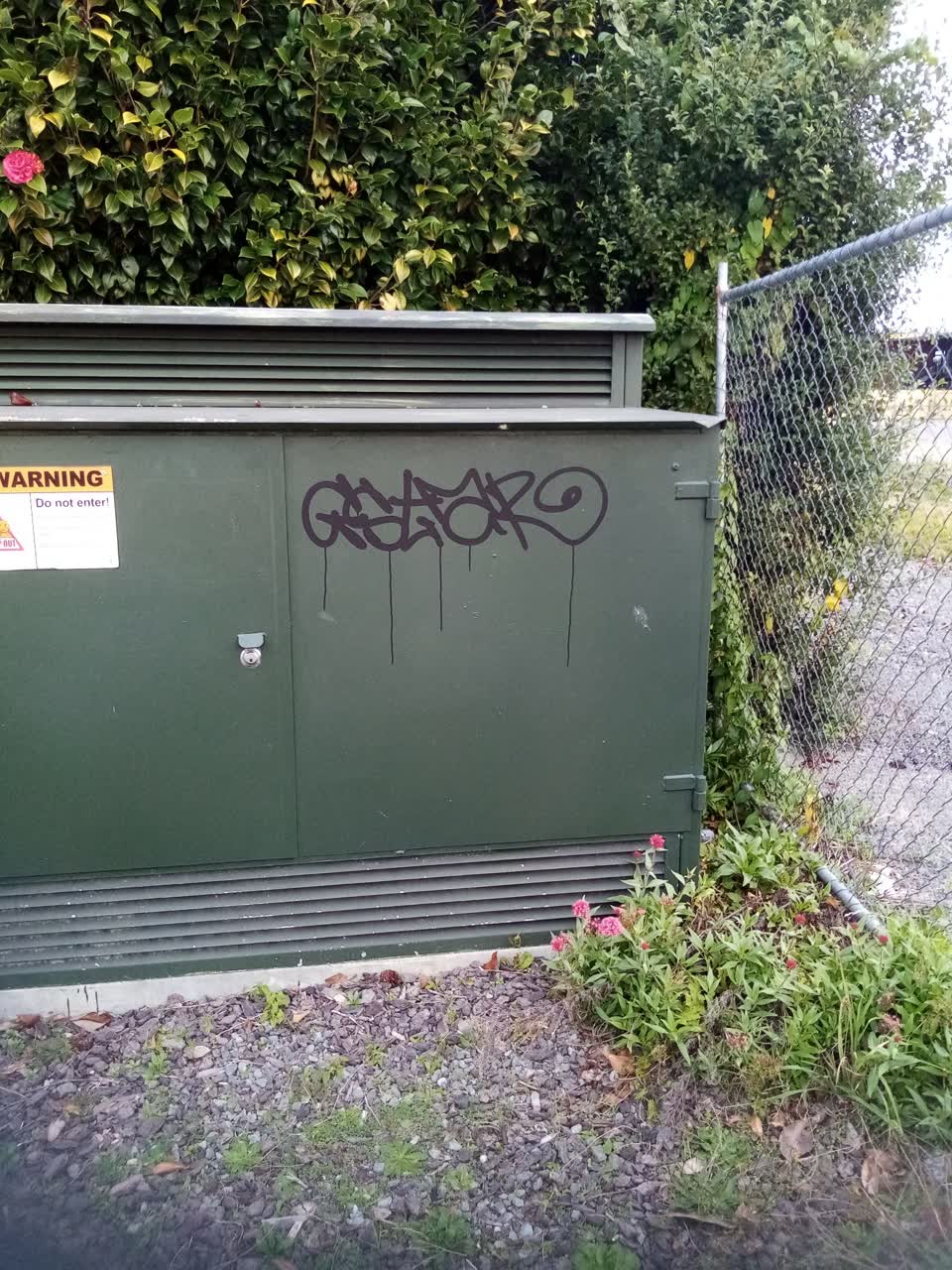 The photograph attached to this graffiti report
