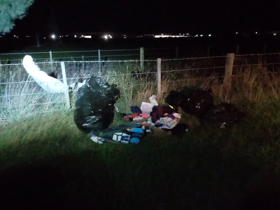 The photograph attached to this rubbish/recycling report