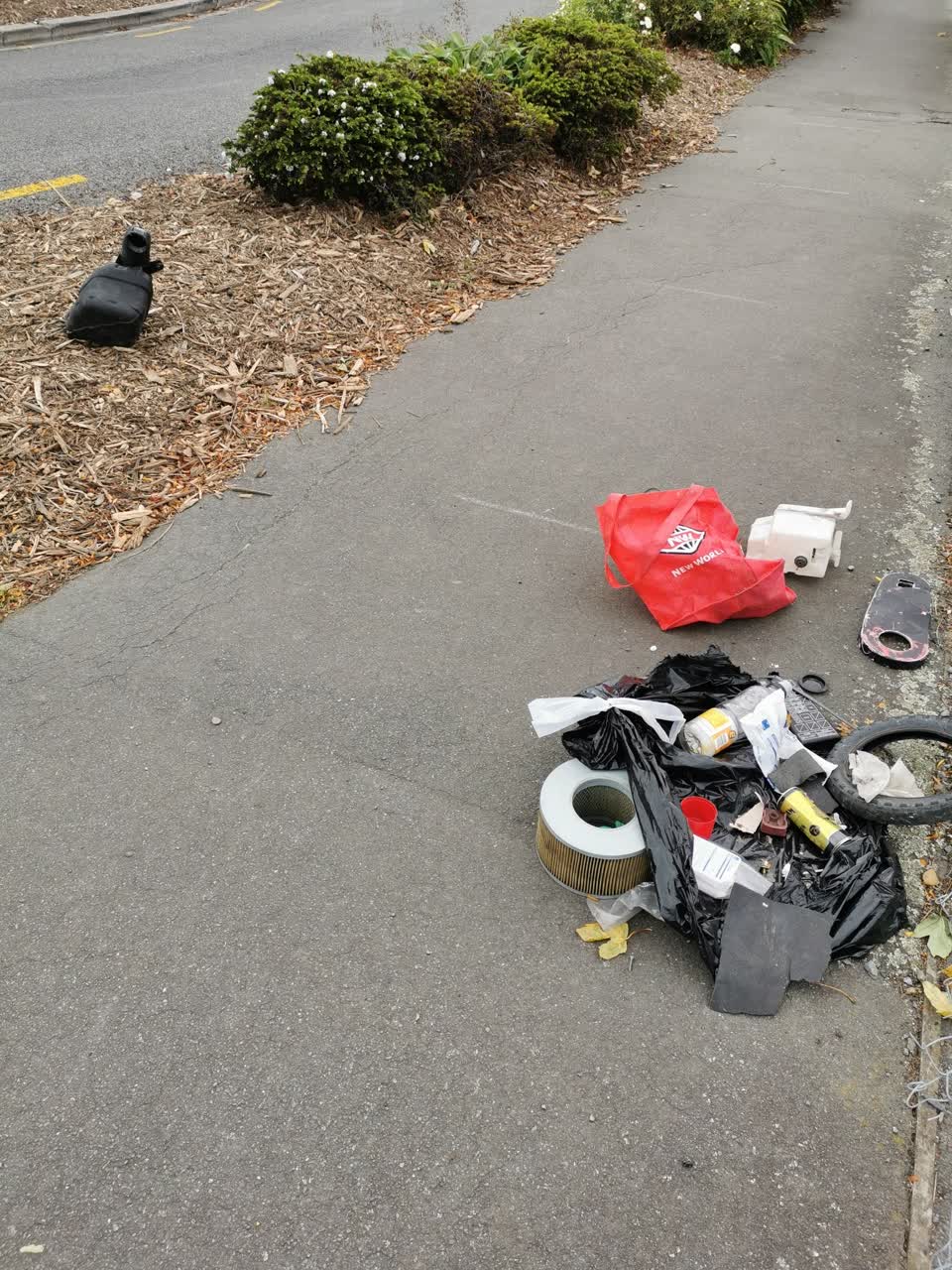 The photograph attached to this rubbish/recycling report