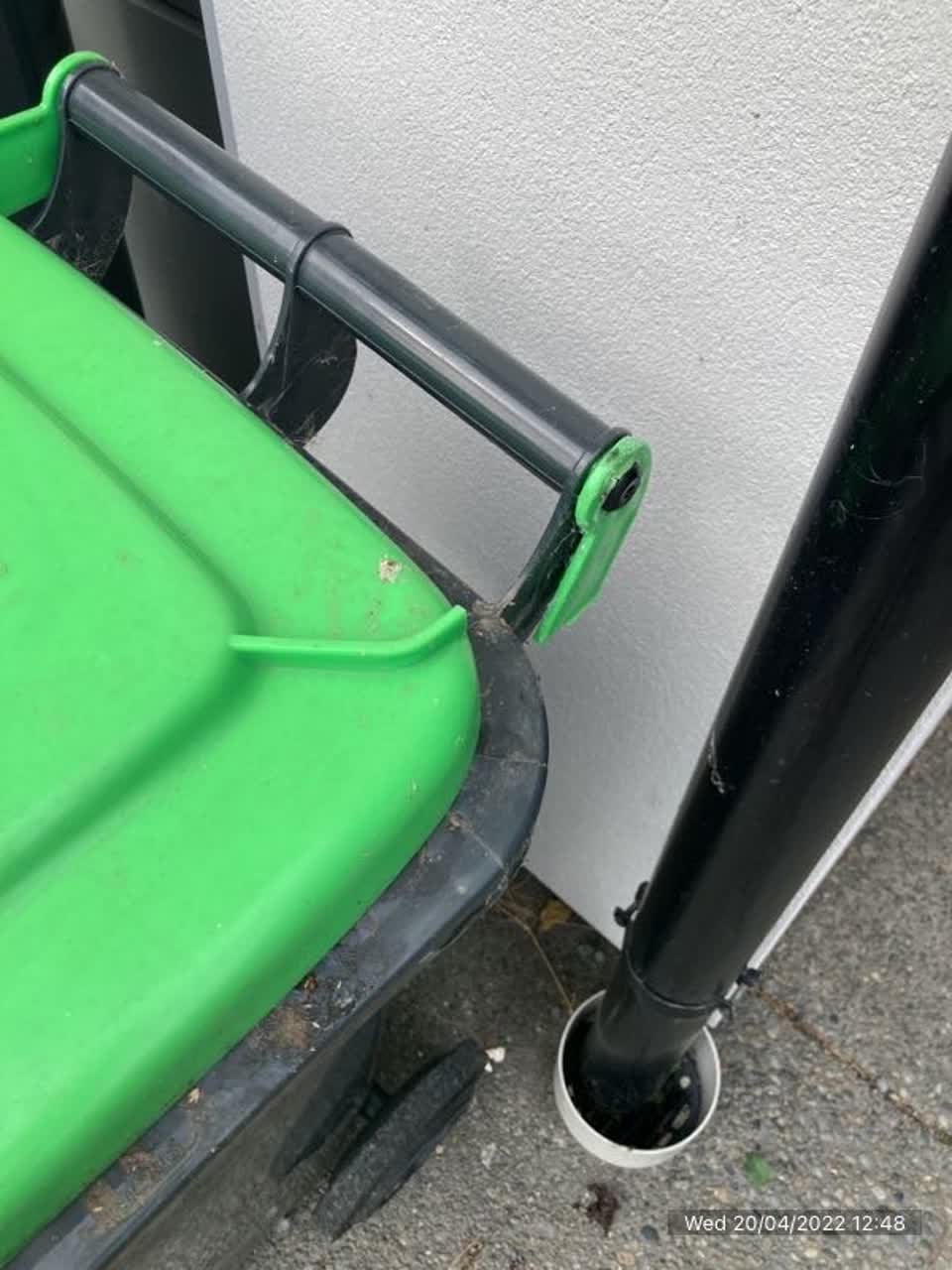 The photograph attached to this rubbish/recycling report