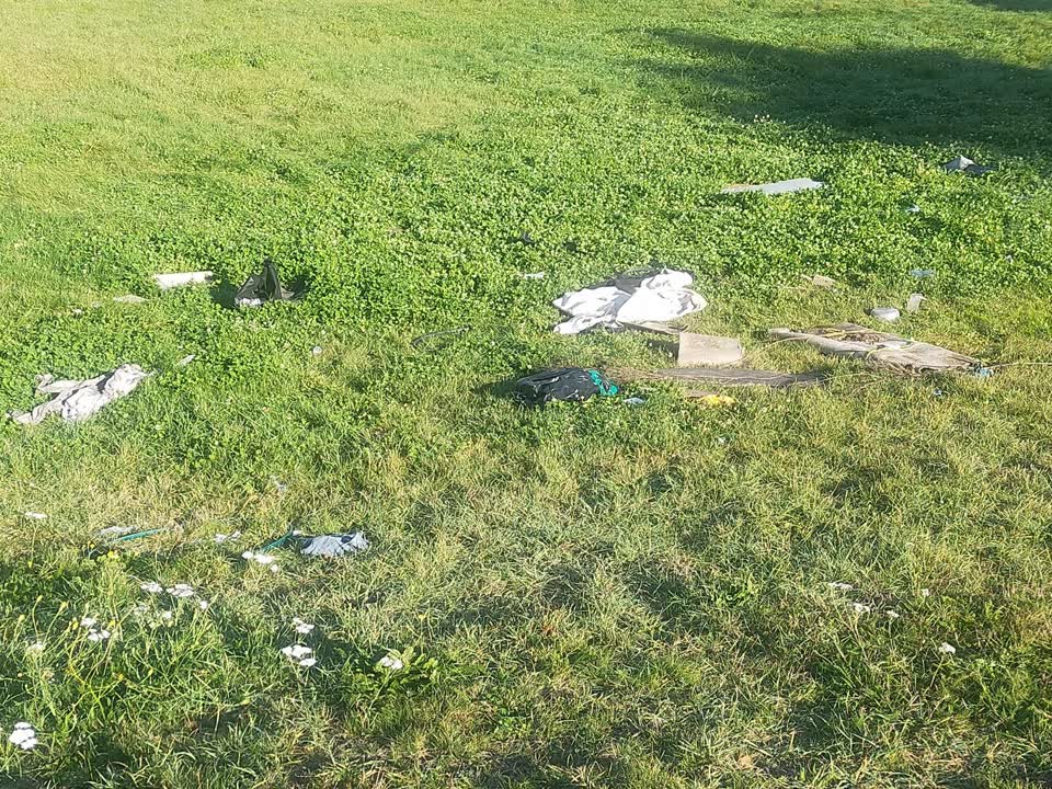 The photograph attached to this rubbish/recycling report