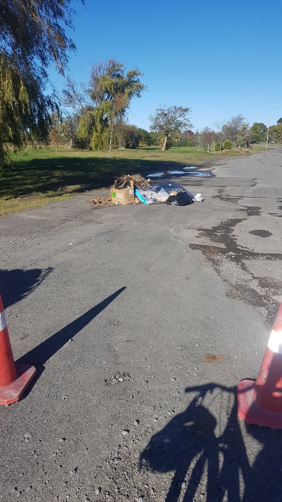The photograph attached to this rubbish/recycling report