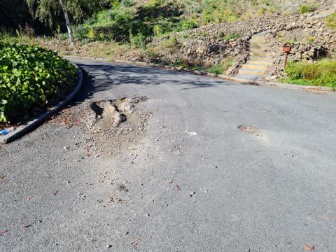 Roading/Streets, a report photo