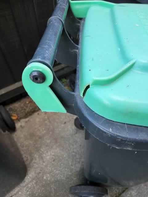 Rubbish/Recycling, a report photo