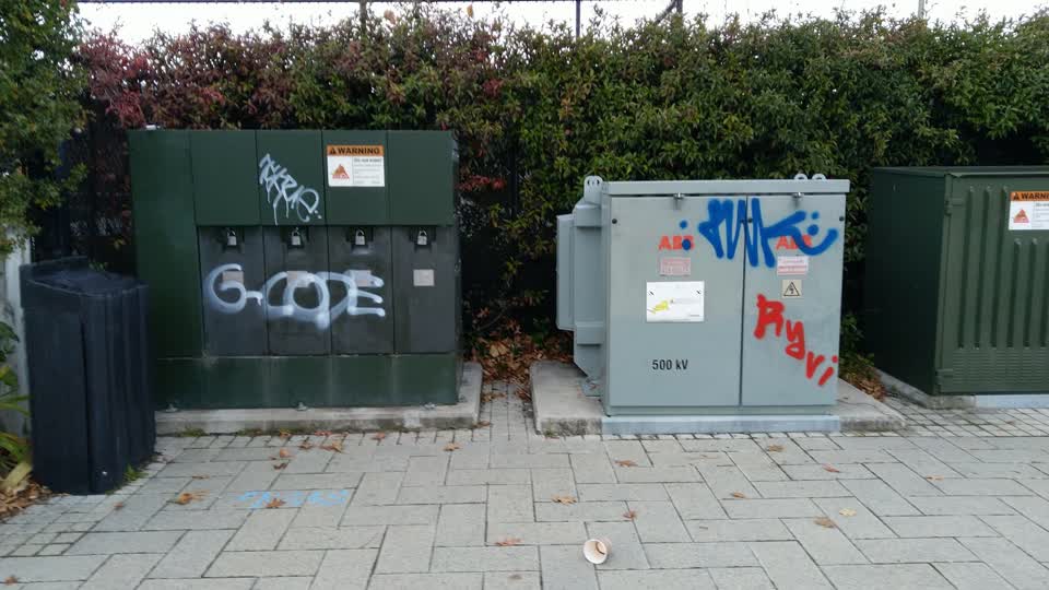 The photograph attached to this graffiti report