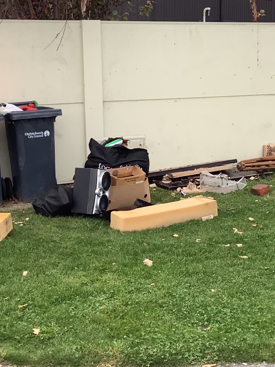The photograph attached to this rubbish/recycling report