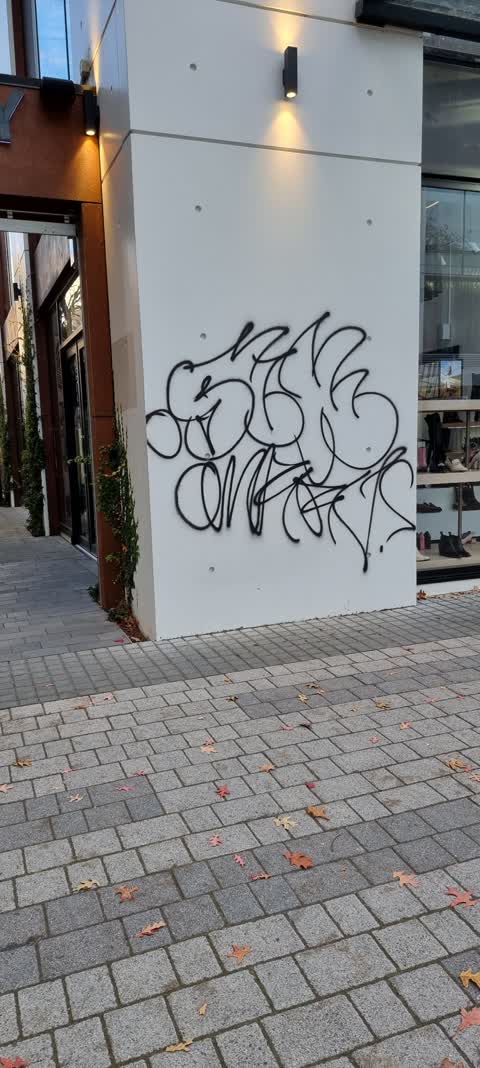 Graffiti, a report photo